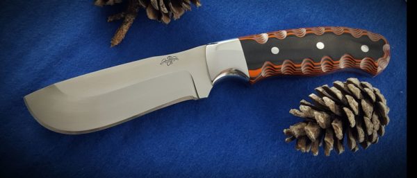 Devin Bliss crafted this modified boar skinner using a full-tang construction method.