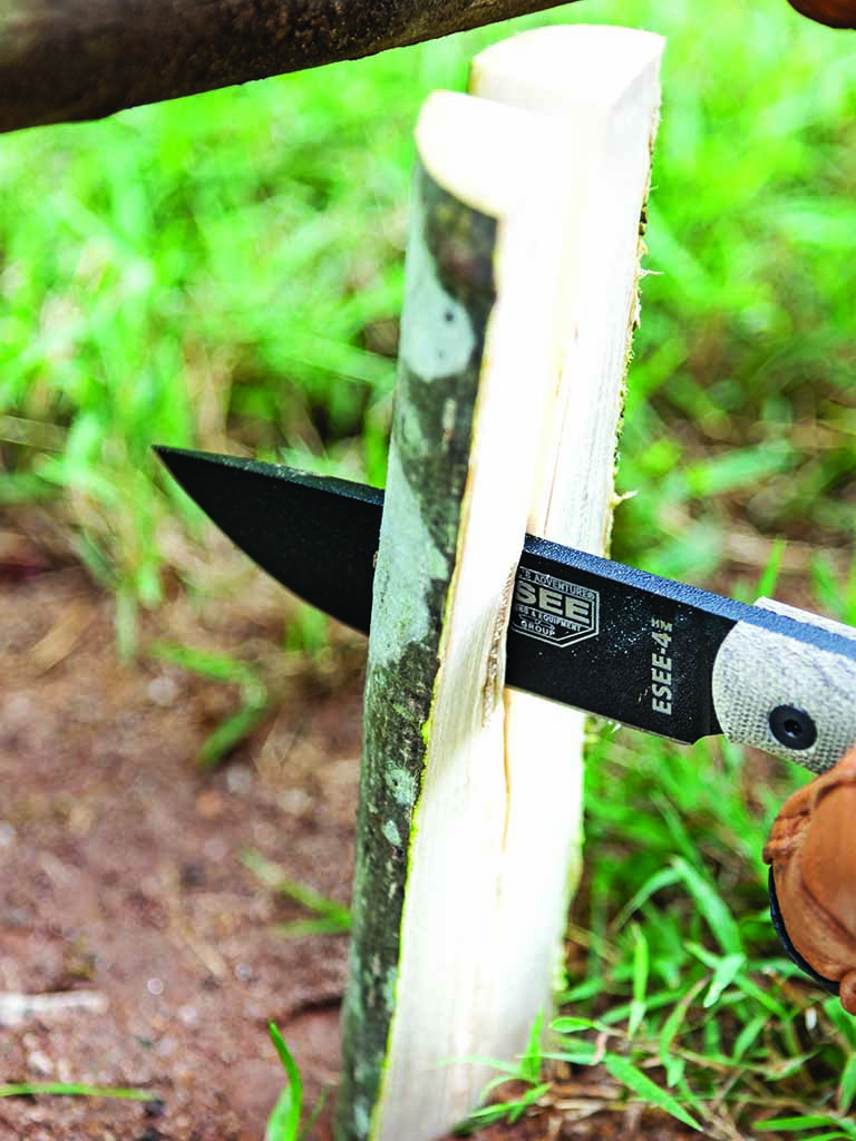 The ESEE Knives 4HM is designed to be a more modern variation of a bushcraft/utility knife. With its straight-forward design, it offers high performance with a more user-friendly blade.