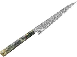 Alfredo Faccipieri will ably represent Italy. His chef’s knife features a 6.75-inch blade of a Svavner pattern damascus by Damasteel and scales of stabilized gray buckeye. Overall length: 12.5 inches. (Jocelyn Frasier image)