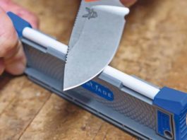 Benchmade’s 50082 14 Degree Guided Hone Tool is specially designed for use only with the company’s knives with the 14-degree SelectEdge cutting edge. Integrated angle guides help set the proper edge angle.