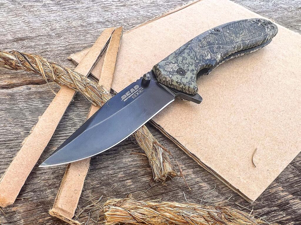 The Sideliner is a cutting champ, thanks to its hollow-ground blade. The assisted-opener made mincemeat of cardboard, rope and a variety of other materials.