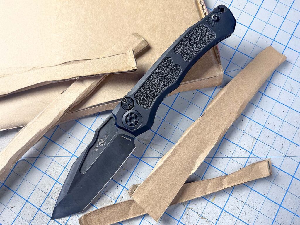 The V.4 features improvements to the blade and handle that make the knife sleeker and better ergonomically than previous Wraiths. It’s an efficient cutting tool for tactical or general use.