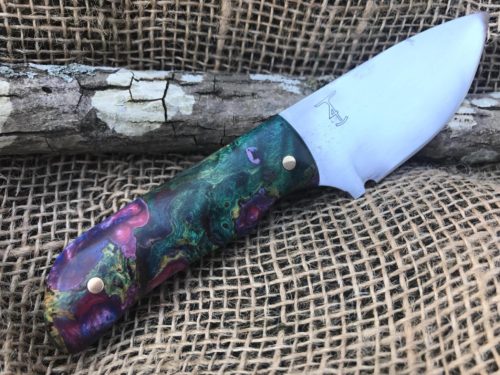 Bobby Toerck took many images of this knife before he nailed it. His effort paid off.