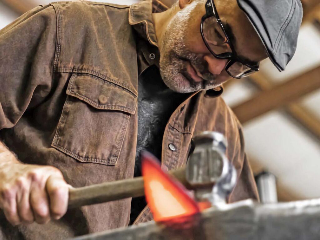   Jason Knight's "Leveling Up As A Knifemaker" teaches makers how to streamline production and position their work to attract serious buyers, providing a guide to turning a passion for knifemaking into a professional venture.