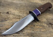 Brian “Rocco” Nawrocki’s tribute knife for USMC Sergeant Scott Bunker includes blade steel and deck wood from the vintage World War II Battleship USS North Carolina. The L/3/25 on the blade represents Scott’s Lima Company (L), Third Battalion (3) and 25th Regiment (25).