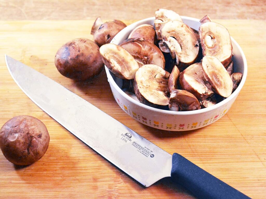 Like many typical chef’s knives, the Fox Meat Slicer is capable of many functions. Wrote the author: “I used the knife for slicing small brown portobello mushrooms to add to an omelet. Note the sharp, crisp cuts—a sign the mushrooms were not prepared by an ordinary kitchen knife.”