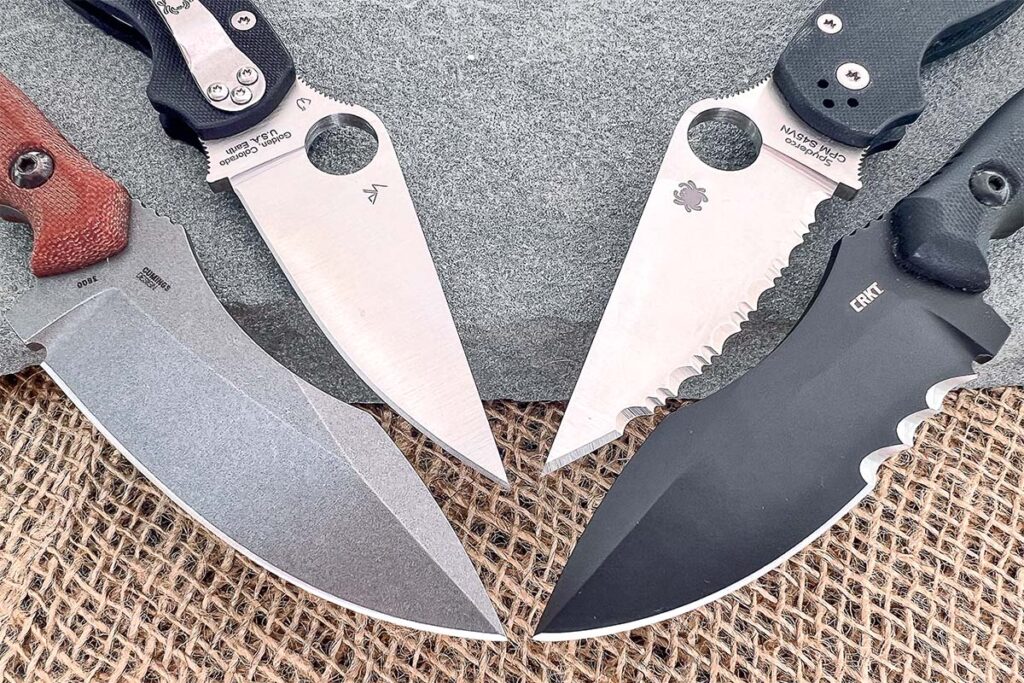 Plain and serrated or partly serrated edge versions of the same knife model, clockwise from bottom left: CRKT Bugsy plain, Spyderco Para2 plain, Para 2 fully serrated and Bugsy partially serrated.