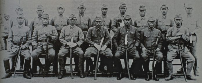 Fig 11 soldiers and swords Large