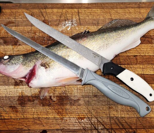 Fillet knives the author put to the test were (left) the Smith’s Flex Fillet Knife and the Bear & Son Smooth White Bone Professional Fillet Knife. Both pieces of cutlery had 7-inch blades.