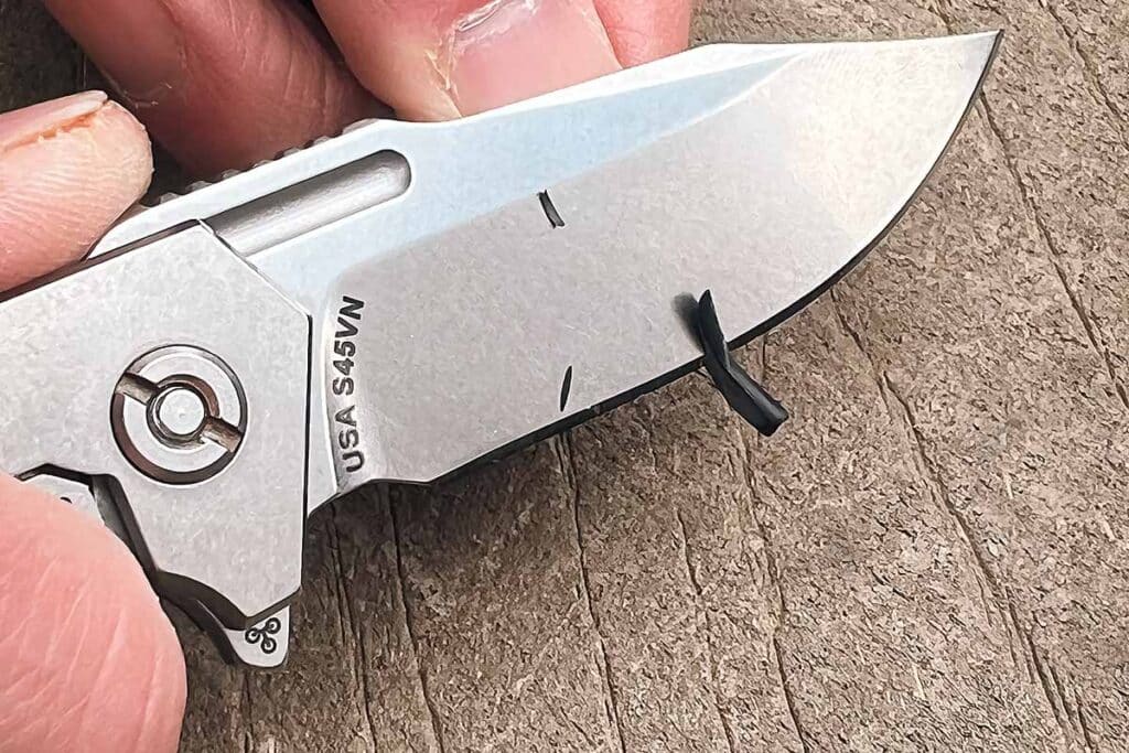 The Halftrack blade has an excellent edge