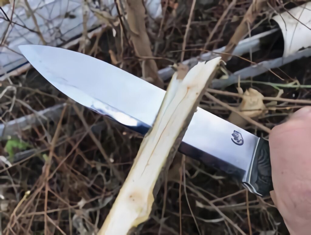 Scandi grind bushcraft knife