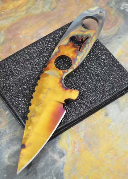 Hiptinite custom knives