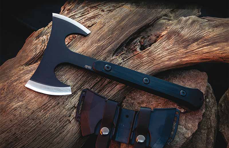 The twin edges of the APOC Double Mukk grants the hatchet additional versatility, as one side is fl at ground for delicate carving tasks. The other side is convex ground to better slam through tough cutting jobs.