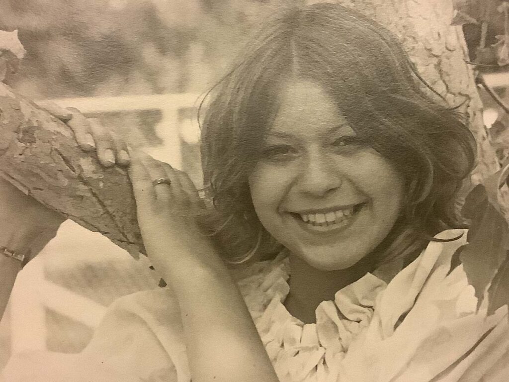 Robin visited her dad after he set up shop in Riverside, California, where this shot was taken in the backyard. She was 18.