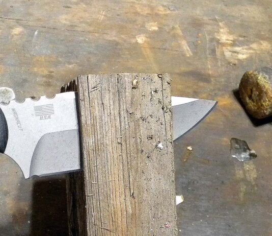The author used a dead-blow hammer to split off fragments of a two-by-four, and then split his splits again. Through it all, the FX MUK didn’t show a bit of wear on its edge—a sign of solid heat treatment.