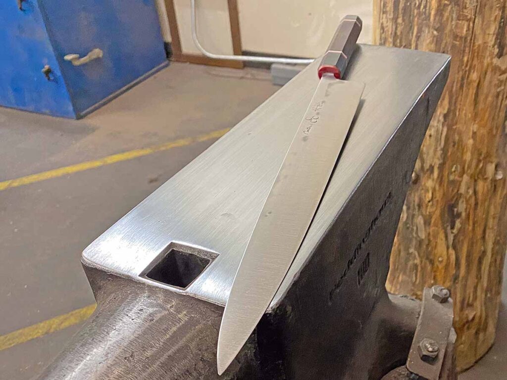 Peddinghous 220-pound solid steel anvil