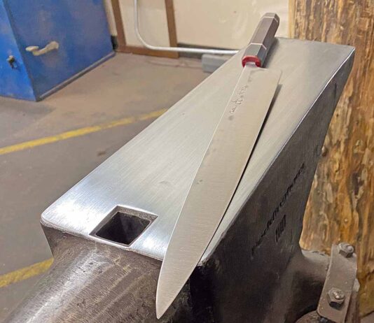 Peddinghous 220-pound solid steel anvil