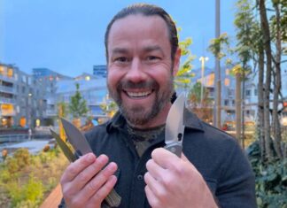 Chris Pontius with the GiantMouse Ace Pontius