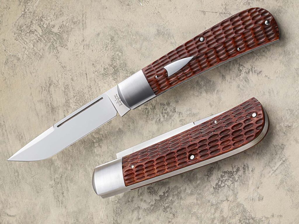 The rules for good photos are simple: it’s about your work, not the killer props it’s set up with. A top example of an uncluttered image is this one by Mitchell Cohen of an Evan Nicolaides slipjoint. (Cohen image)