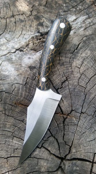 Scooter Davis prefers a sharpfinger-style knife when skinning for getting into hard-to-reach places.