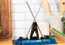Premium abrasives on the Wicked Edge GO-WE60 are 200/600 grit monocrystalline diamond-coated stones.