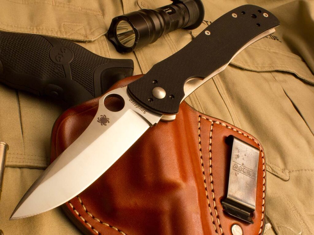 Spyderco ultimately discontinued the first-generation Starmate but reintroduced the knife in 2012. Crafted in Japan, the reintroduction featured full stainless-steel liners and a VG-10 stainless steel blade.