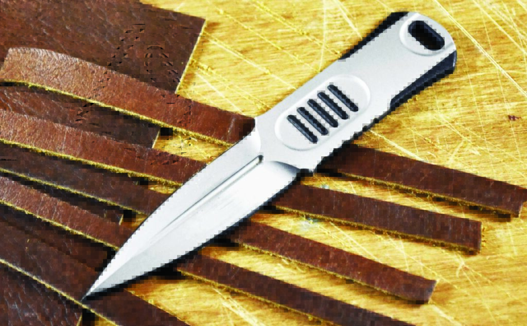 WE Knives OSS Dagger neck knife