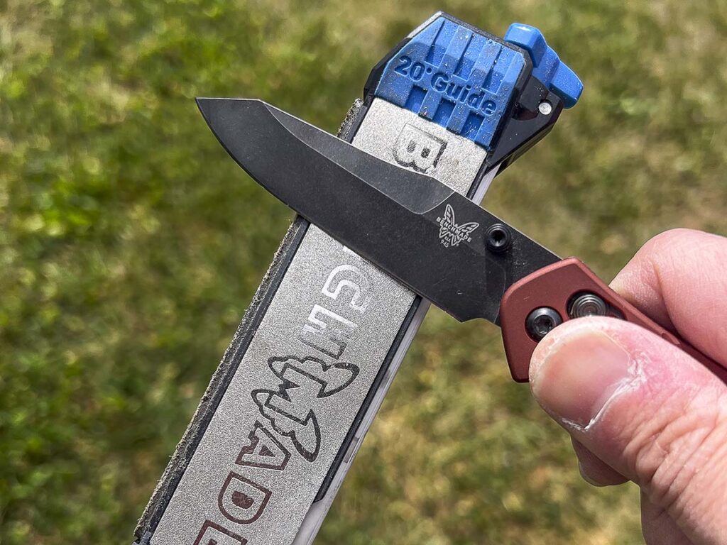 The Benchmade Guided Field Sharpener is made by Work Sharp and was designed as a comprehensive compact sharpener to take with everywhere. Aside from its accoutrements, one of the more desirable features of the tool is its lightweight, coming in at less than 5 ounces.