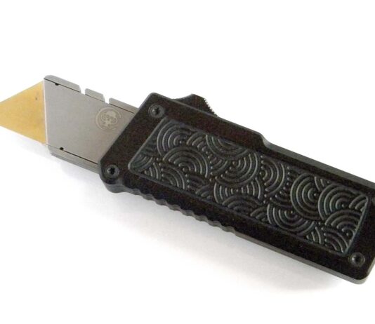 Quick to any task and always razor sharp, the Chaves Knives CHUB is a unique take on the utility knife with its automatic out-the-front deployment