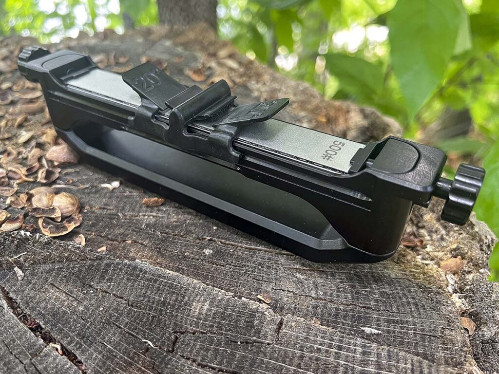 The Wicked Edge Venture Pro features a movable 20-degree angle guide that helps to keep your angle consistent, so that even beginners can achieve desirable results. And while not quite pocket sized, the until is perfectly proportioned for sharpening on the go.