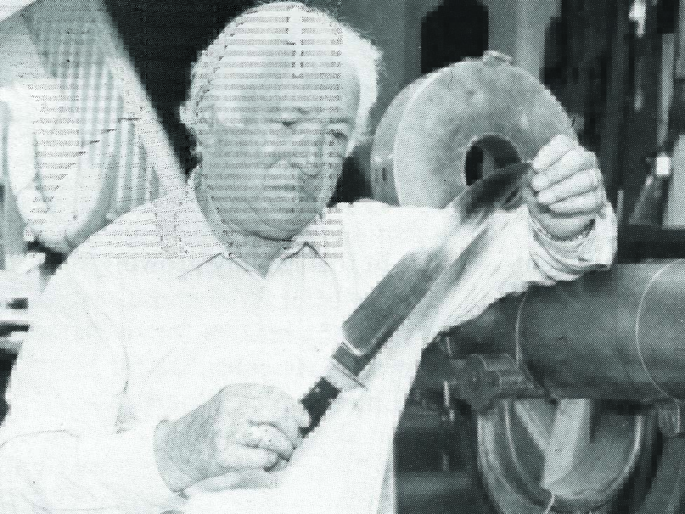 Nate Posner was a key figure in promoting and purveying handmade knives and was known for the utmost integrity when dealing with makers and customers.