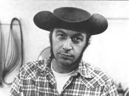 Buster Warenski was making covetable art knives as far back as the 1970s, low-crowned Stetson, “the look” and all. (Richard Barney image)