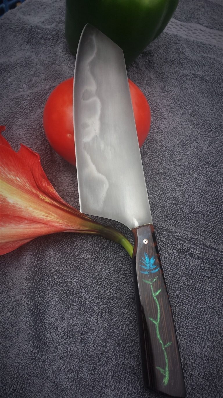 20 Custom Knives Moms Want For Mother’s Day